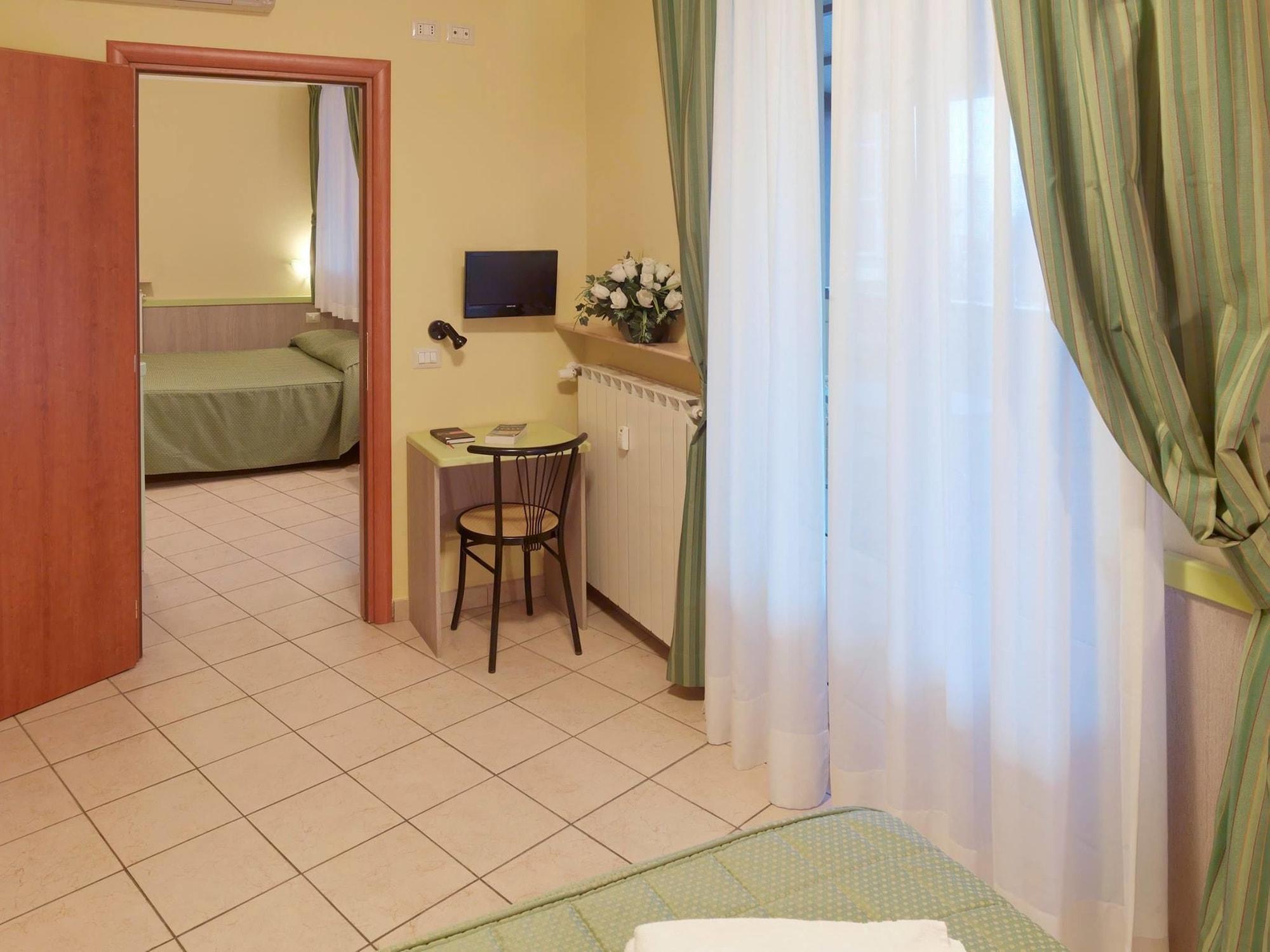 Hotel Arco Romana Милано Екстериор снимка