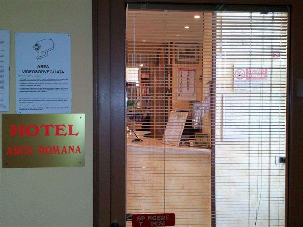 Hotel Arco Romana Милано Екстериор снимка