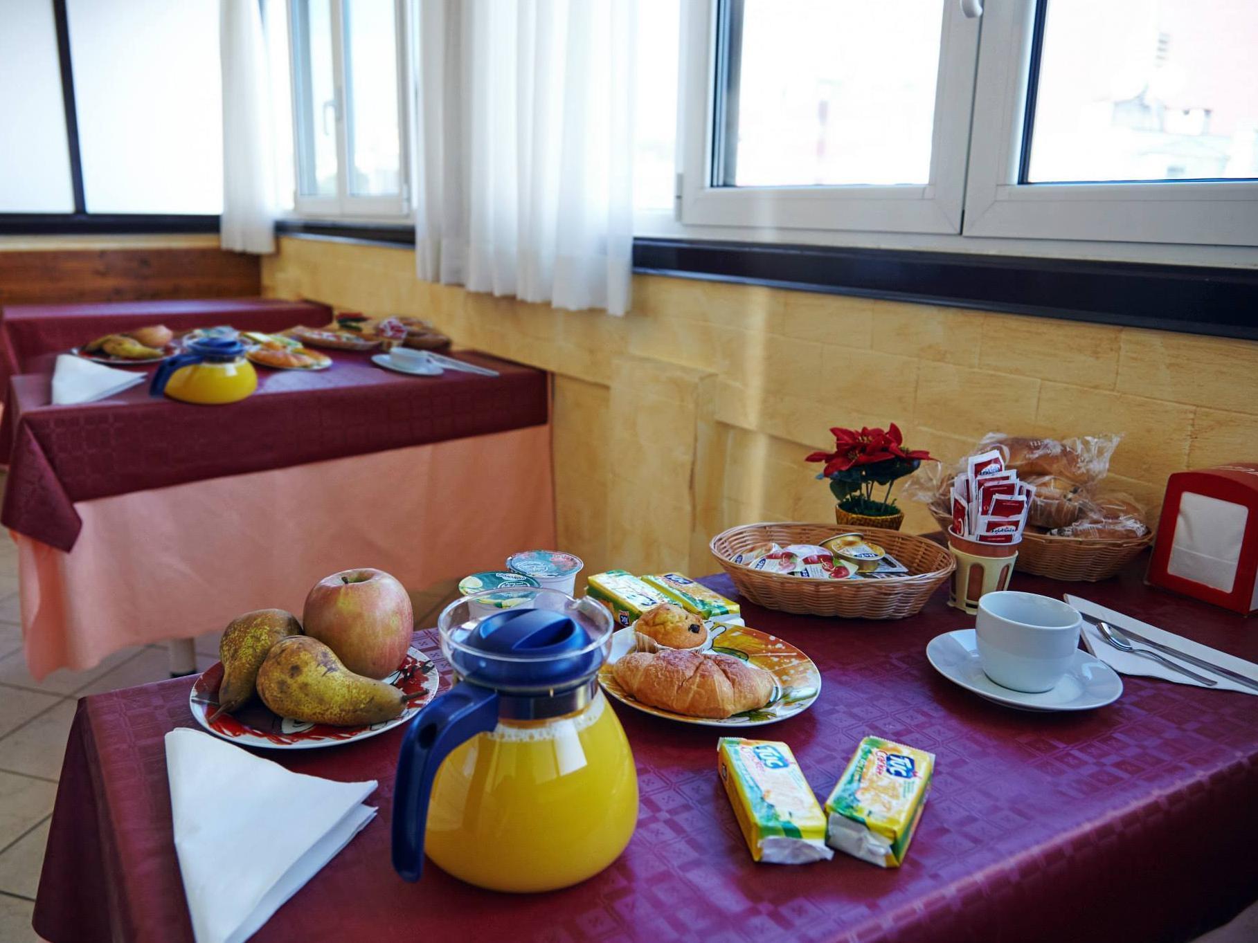 Hotel Arco Romana Милано Екстериор снимка