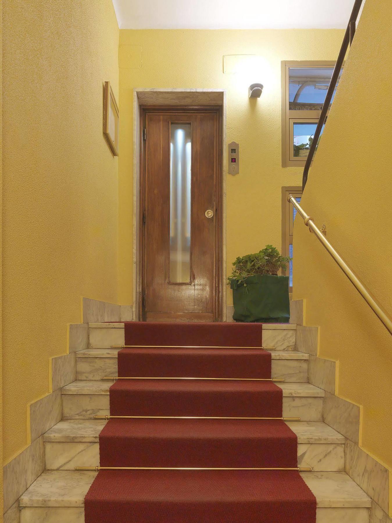 Hotel Arco Romana Милано Екстериор снимка