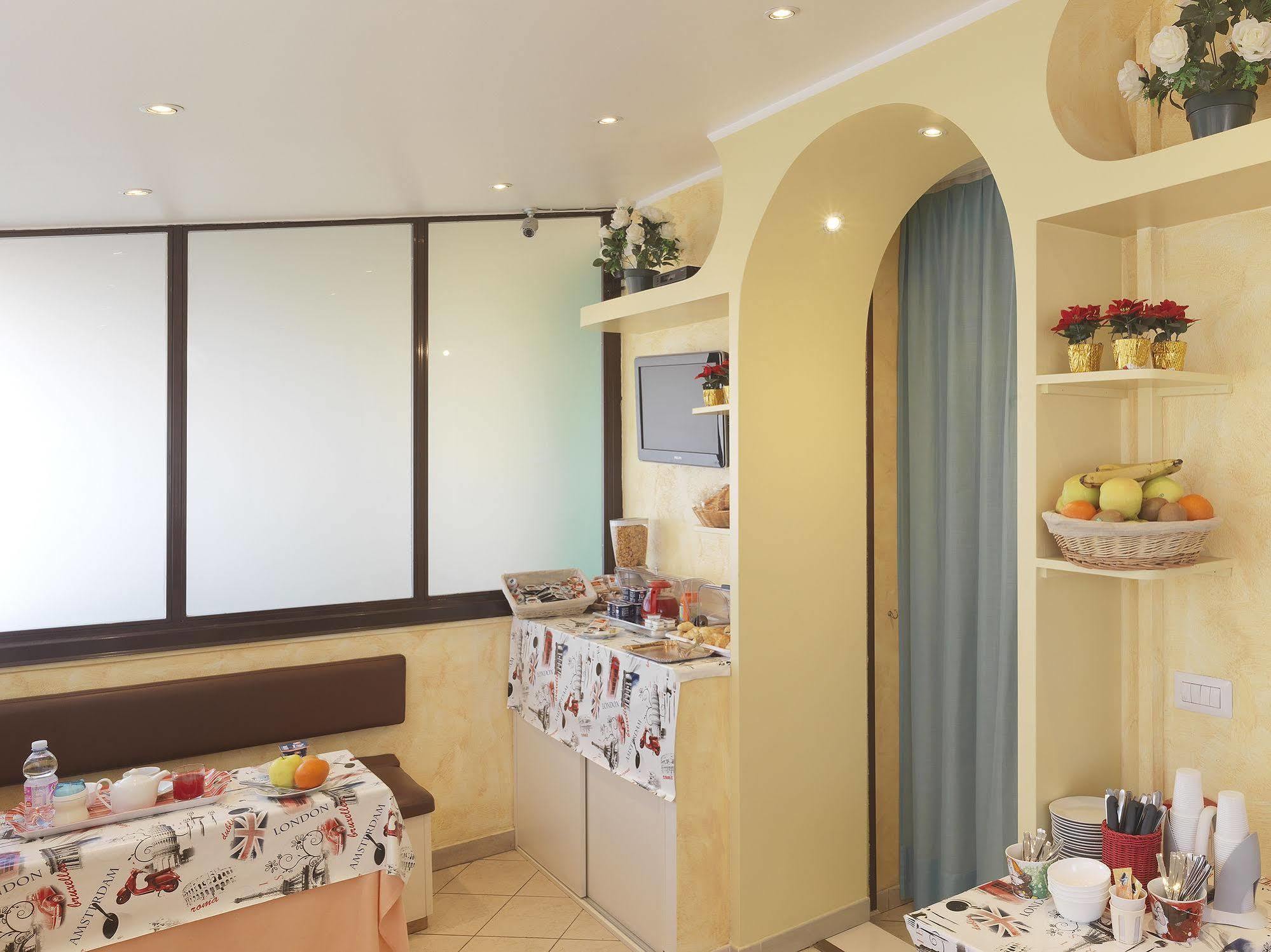 Hotel Arco Romana Милано Екстериор снимка